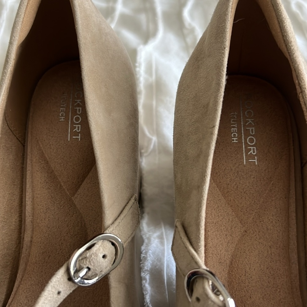 Rockport Suede Block Heel Shoes - Picture 9 of 11